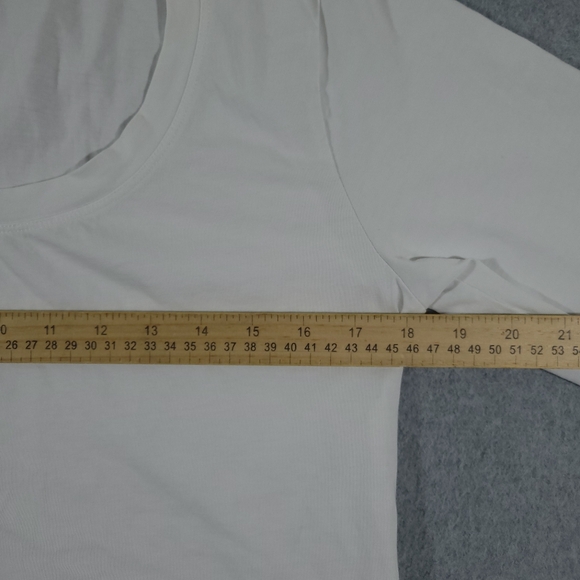 The J Peterman Company Woman’s White Top Supima Cotton Size Medium Half Sleeve - Picture 4 of 7
